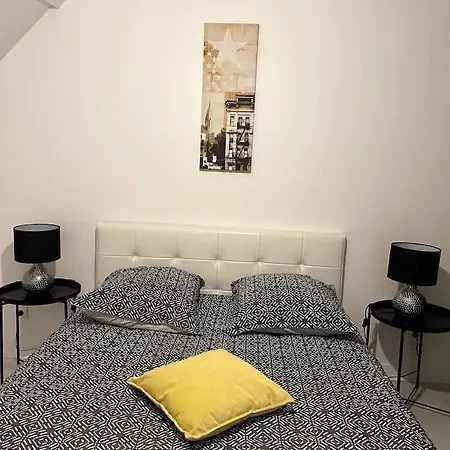 Holiday home Maison Entiere 5 Mn Roissy Cdg/15 Mn Parc Asterix